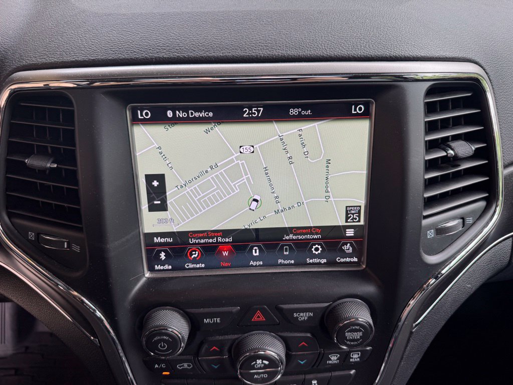 Used 2018 Jeep Grand Cherokee Limited AWD/4WD image 19