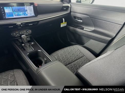 Certified 2025 Nissan Kicks SV AWD/4WD image 20