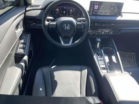 Used 2025 Honda Accord Touring image 10
