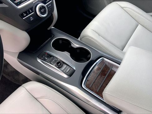 Used 2019 Acura MDX FWD image 16