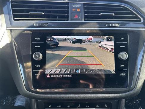 New 2024 Volkswagen Tiguan SE R-Line image 14