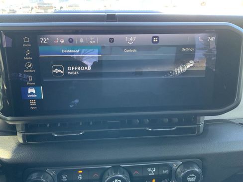 Used 2025 Jeep Wrangler Sport image 36