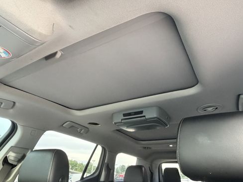 Used 2020 GMC Acadia SLT FWD image 14