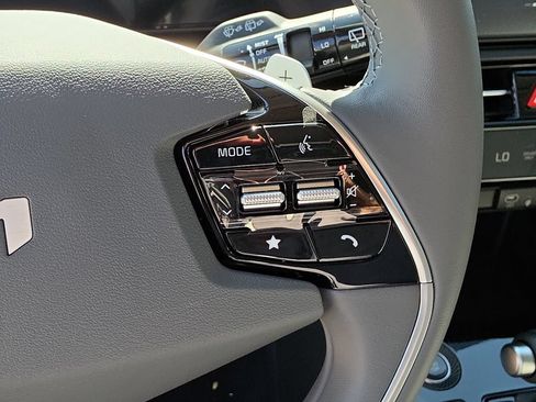 New 2026 Kia Niro EX FWD image 30