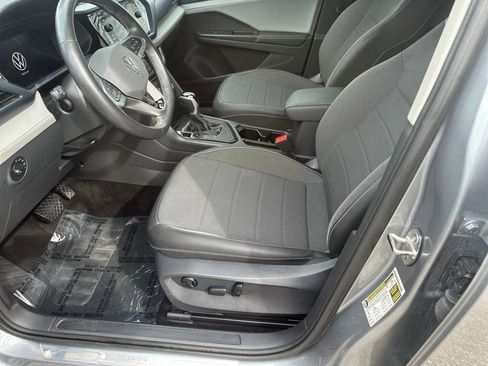 Used 2024 Volkswagen Taos SE FWD image 6