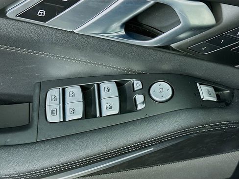 Used 2025 BMW X7 xDrive40i image 23