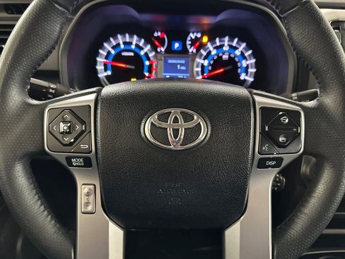Used 2018 Toyota 4Runner SR5 image 23