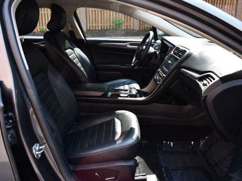 Used 2017 Ford Fusion Energi SE image 31