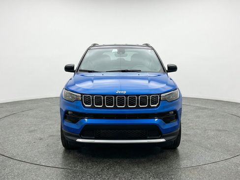 Used 2025 Jeep Compass Limited AWD/4WD image 2