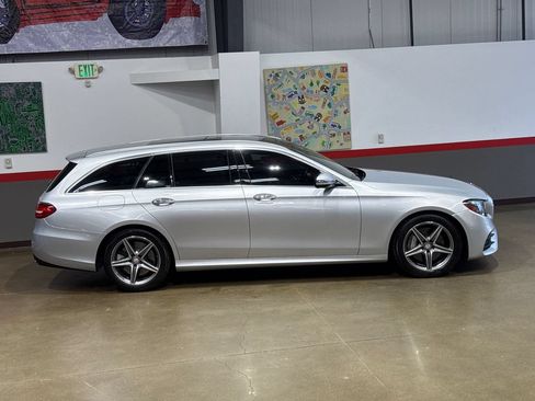 Used 2017 Mercedes-Benz E 400 4MATIC Wagon image 33