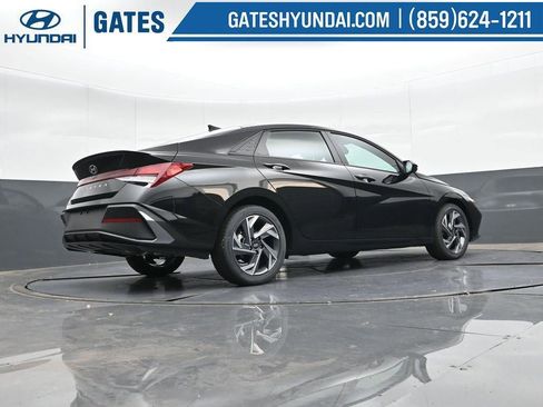 New 2025 Hyundai Elantra Sport FWD image 32