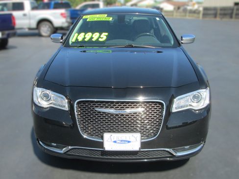 Used 2016 Chrysler 300 C AWD/4WD image 7