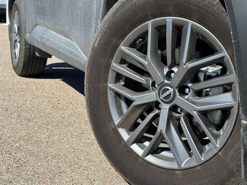 Used 2025 Nissan Rogue S image 2