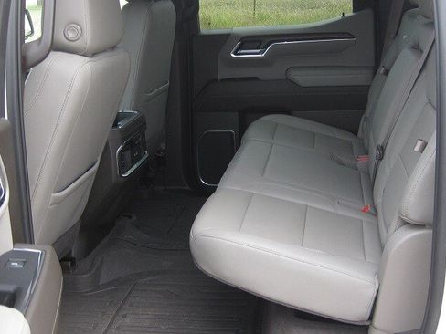 Used 2022 GMC Sierra 1500 SLT w/ SLT Premium Plus Package AWD/4WD image 13