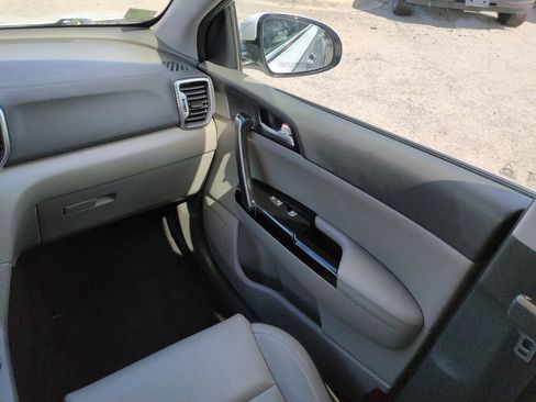 Used 2018 Kia Sportage EX FWD image 17