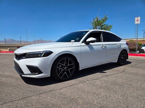 Used 2024 Honda Civic Sport Touring image 3