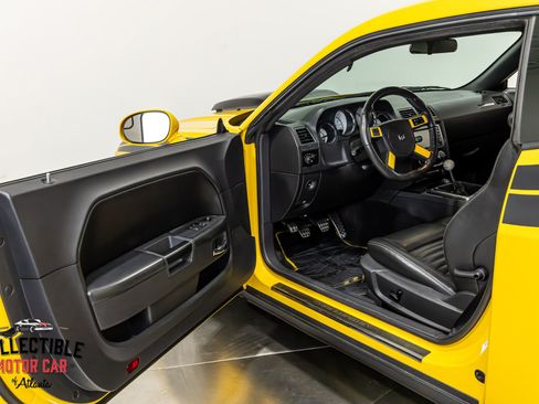 Used 2010 Dodge Challenger R/T RWD image 70