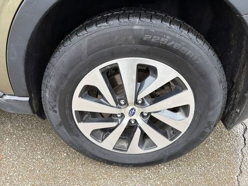 Used 2020 Subaru Outback Premium image 12