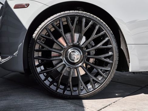 Used 2020 Rolls-Royce Wraith RWD image 4