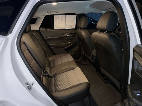 Used 2025 Chevrolet Trax LT image 23