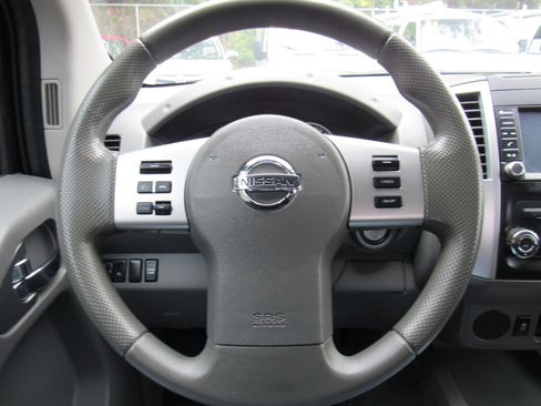 Used 2019 Nissan Frontier Desert Runner RWD image 18