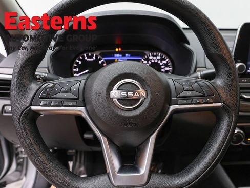 Used 2024 Nissan Altima 2.5 SV FWD image 10