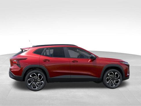 New 2026 Chevrolet Trax RS w/ Driver Confidence Package FWD image 5