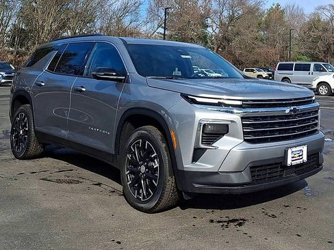 New 2026 Chevrolet Traverse LT w/ Sun and Wheel Package image 5