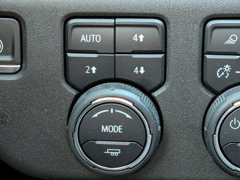 Used 2023 Chevrolet Silverado 1500 ZR2 w/ Technology Package image 28