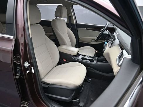 Used 2016 Kia Sorento LX w/ LX Convenience Package image 27