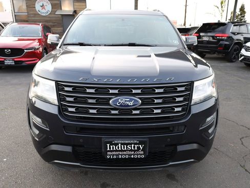 Used 2017 Ford Explorer XLT w/ Equipment Group 202A image 3