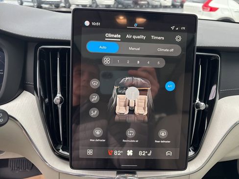 New 2026 Volvo XC60 T8 Ultra w/ Protection Package Premier AWD/4WD image 28