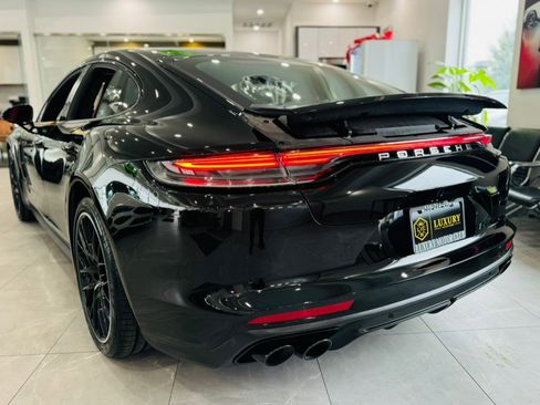 Used 2022 Porsche Panamera 4 Platinum Edition image 6