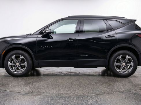 Used 2025 Chevrolet Blazer LT FWD image 5