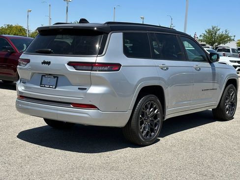 New 2026 Jeep Grand Cherokee L Summit w/ Obsidian Package AWD/4WD image 7