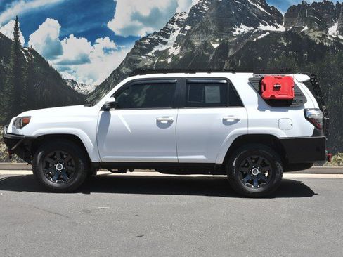 Used 2022 Toyota 4Runner Trail Special Edition AWD/4WD image 7