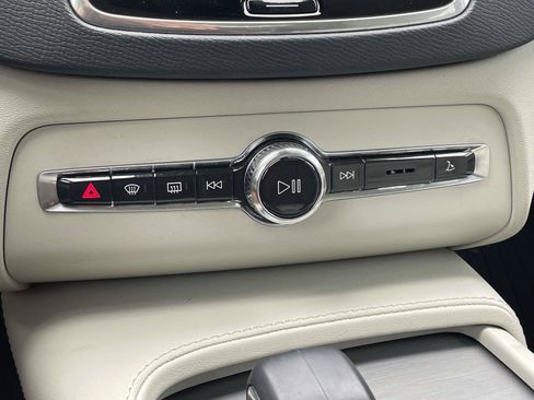 Certified 2023 Volvo XC90 B5 Core w/ Protection Package Premier AWD/4WD image 28