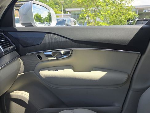 Used 2020 Volvo XC90 T5 Momentum AWD/4WD image 23