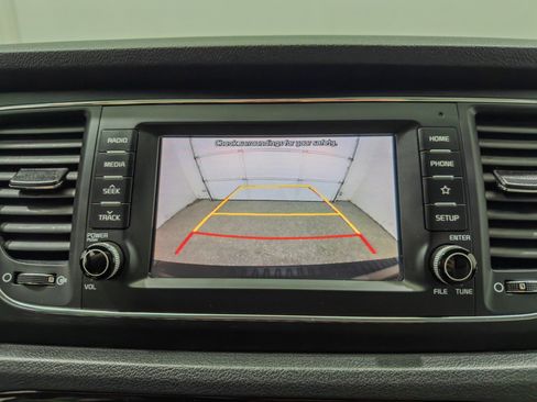 Used 2019 Kia Sedona LX FWD image 31