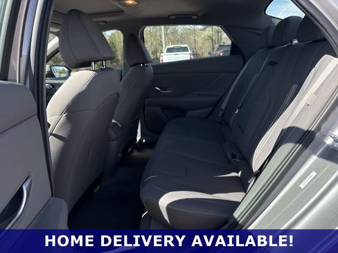 Used 2025 Hyundai Elantra SEL FWD image 23