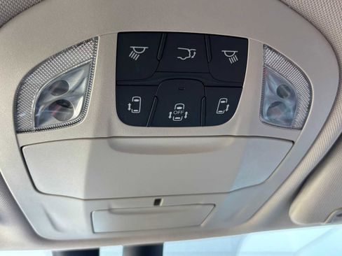 Used 2020 Chrysler Pacifica Touring-L Plus w/ Tire & Wheel Group image 37