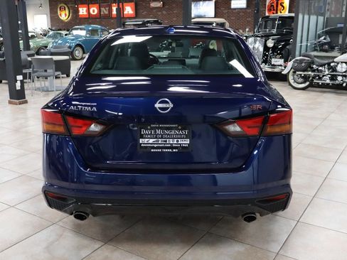 Used 2024 Nissan Altima 2.5 SR FWD image 5