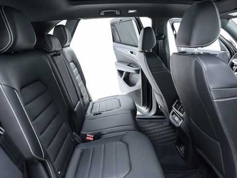 New 2026 Volkswagen Atlas Cross Sport SEL R-Line image 38