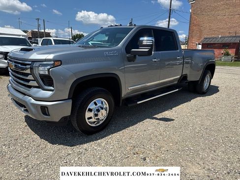 Used 2025 Chevrolet Silverado 3500 High Country w/ High Country Premium Package AWD/4WD image 1