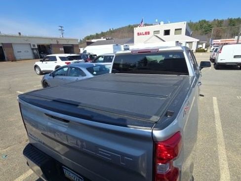 Used 2021 Chevrolet Silverado 1500 LT w/ Bed Protection Package image 12