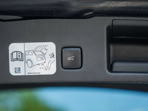 Used 2020 Ford Escape Titanium AWD/4WD image 9