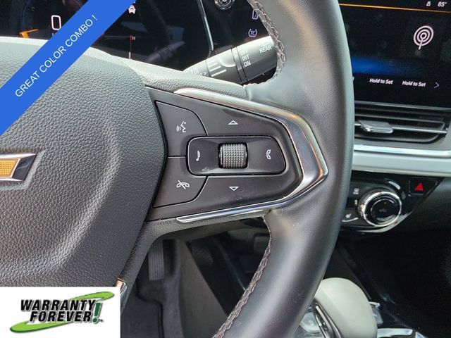 Used 2025 Chevrolet Trax LT w/ LT Convenience Package FWD image 20