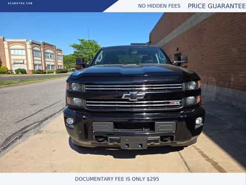 Used 2017 Chevrolet Silverado 2500 LT w/ Midnight Edition AWD/4WD image 2