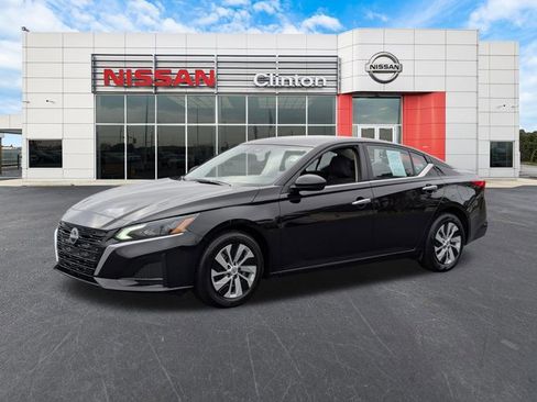 Certified 2025 Nissan Altima 2.5 S FWD image 7