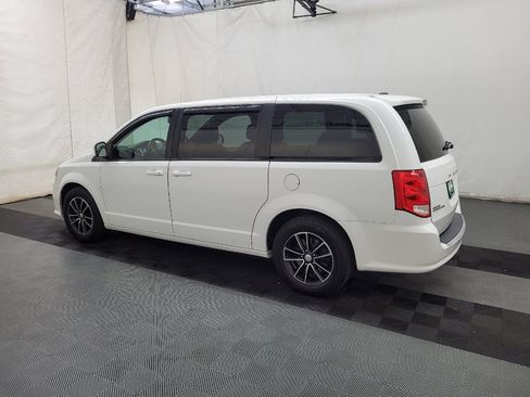 Used 2019 Dodge Grand Caravan GT FWD image 3